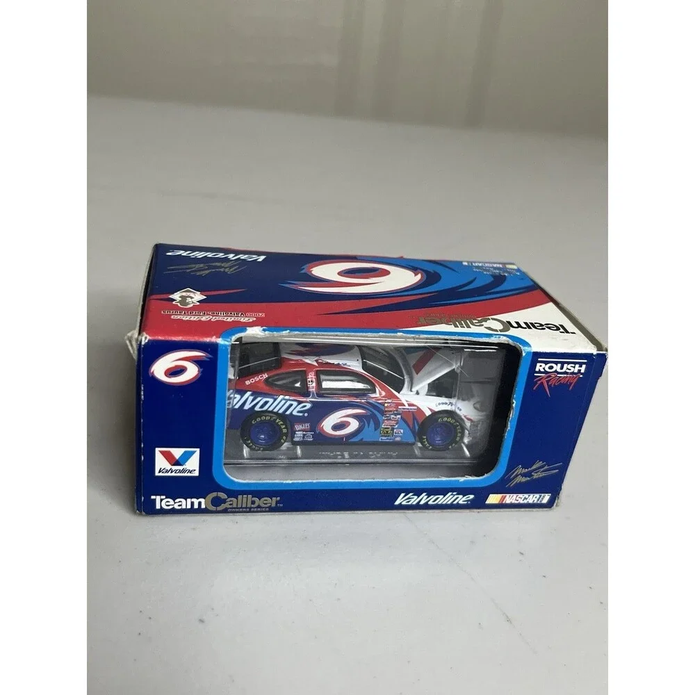 Team Caliber Owners Series Limited Ed 1:64 Diecast 2000 Valvoline #6 Mark Martin